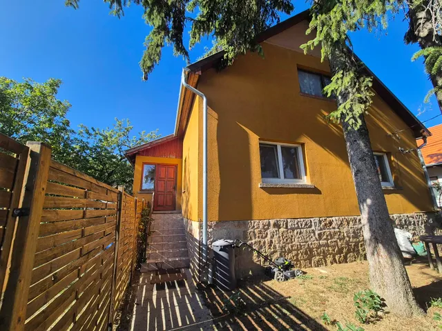 Eladó ház Pilisborosjenő 240 nm