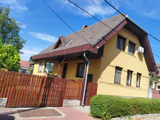 Eladó ház Komárom 180 nm