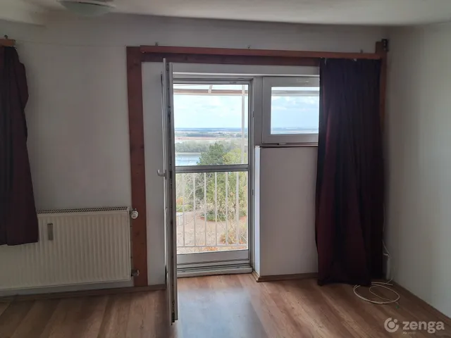 Eladó lakás Dunaújváros 39 nm