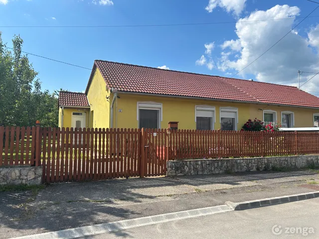 Eladó ház Kazincbarcika, Kertváros 80 nm