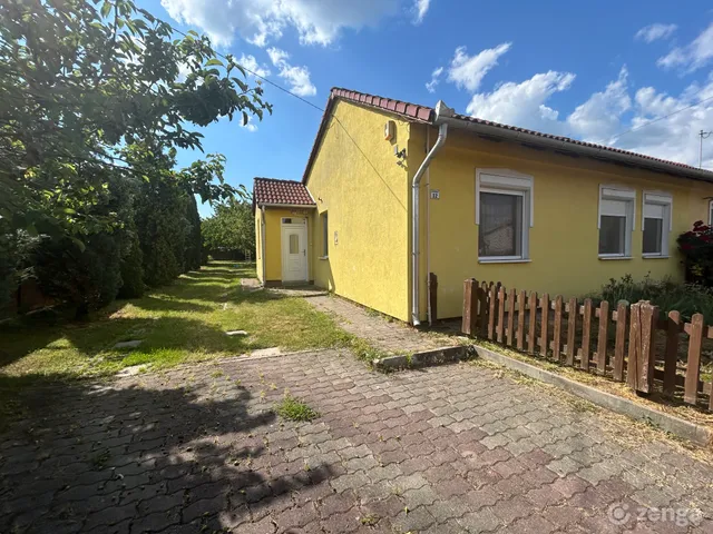 Eladó ház Kazincbarcika, Kertváros, Gyöngyvirág utca 12. 80 nm