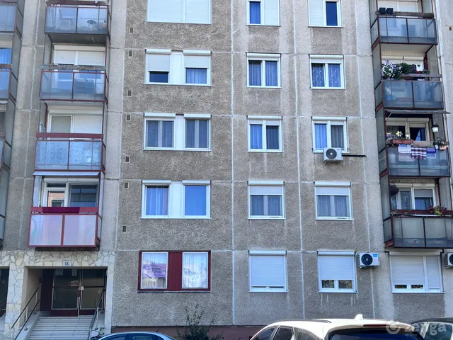 Eladó lakás Szolnok, Széchenyi-lakótelep 69 nm