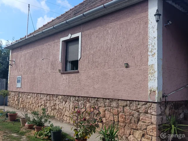 Eladó ház Dad 90 nm