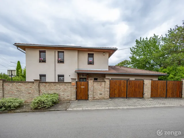Eladó ház Pécs 200 nm