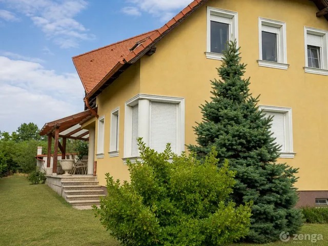 Eladó ház Dunakiliti 304 nm