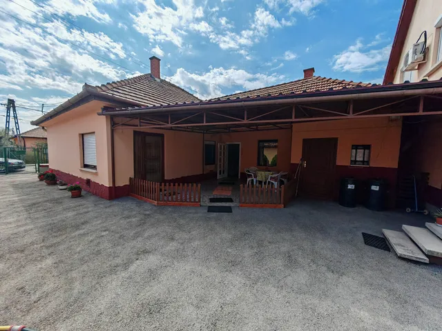 Eladó ház Vecsés 184 nm