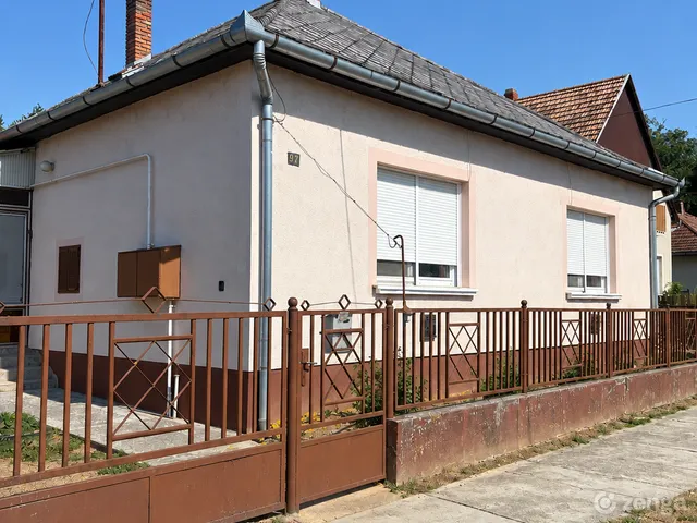 Eladó ház Kaposfő 150 nm