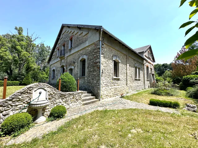 Eladó ház Lókút 315 nm