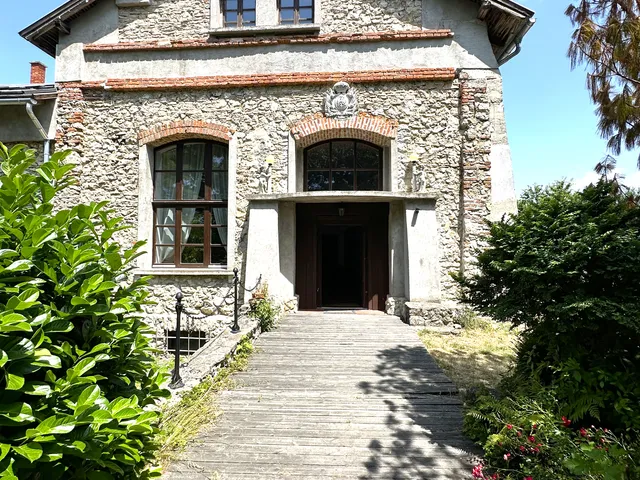 Eladó ház Lókút 315 nm