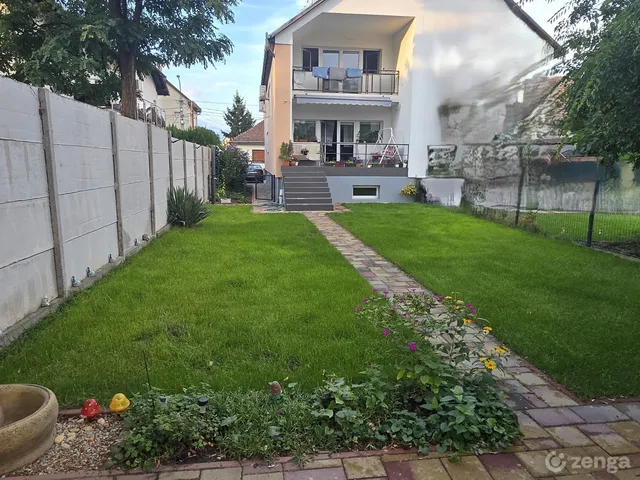 Eladó ház Budapest XV. kerület, Pestújhely 240 nm