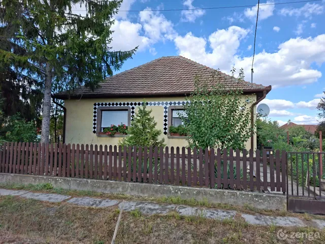 Eladó ház Poroszló 98 nm