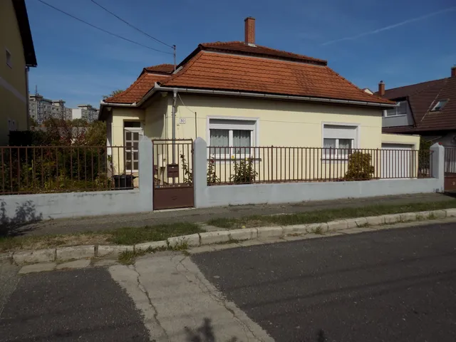 Eladó ház Veszprém, Újtelep 95 nm