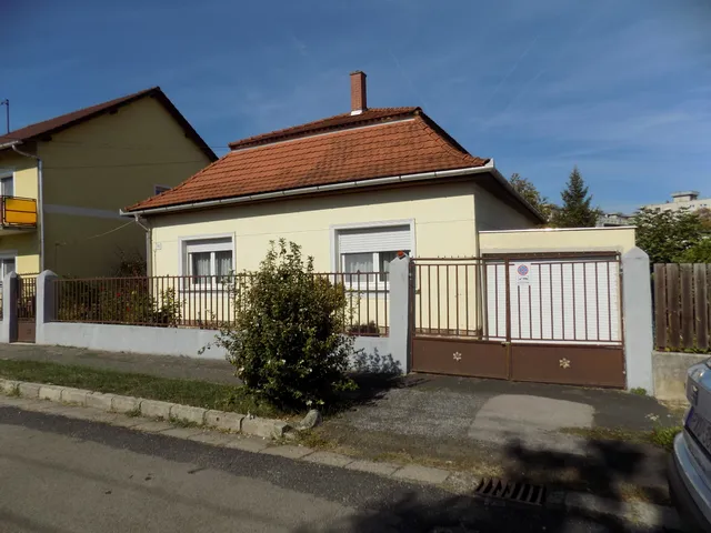Eladó ház Veszprém, Újtelep, Őrház u.30. 95 nm