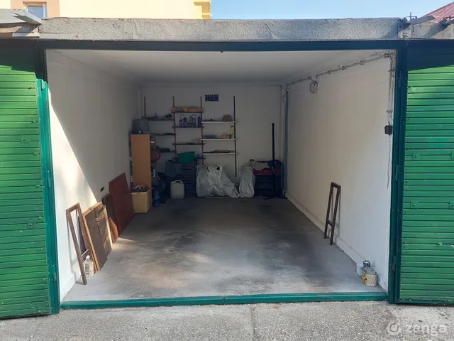 Eladó garázs Győr 18 nm