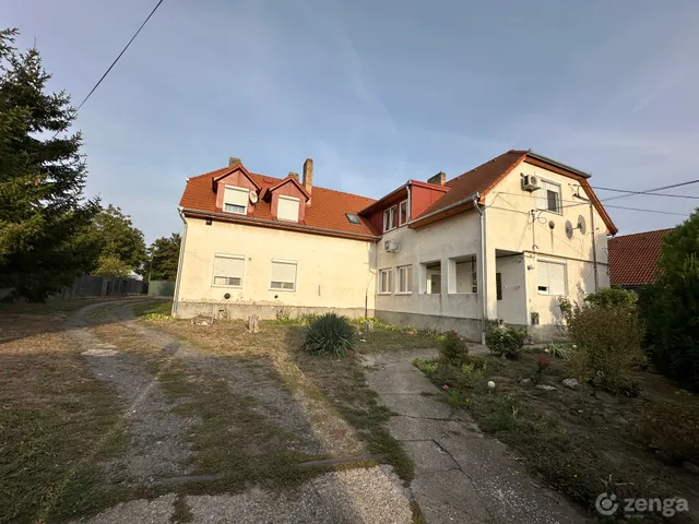 Eladó lakás Tolna, Festetich utca 39 nm