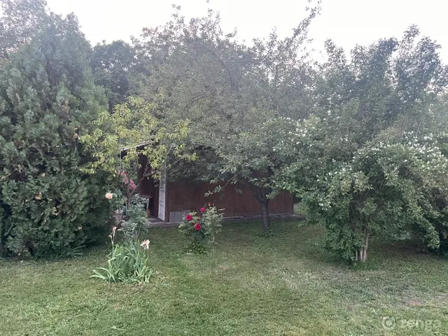 Eladó telek Szolnok, Üdülőtelep 555 nm