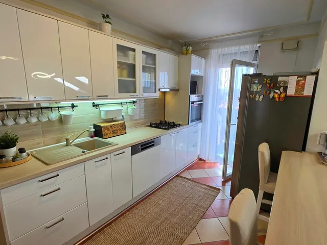 Eladó lakás Tiszaújváros, Kertváros 78 nm