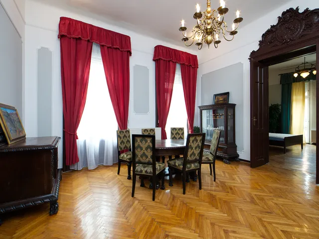 Kiadó lakás Budapest II. kerület, Országút 129 nm