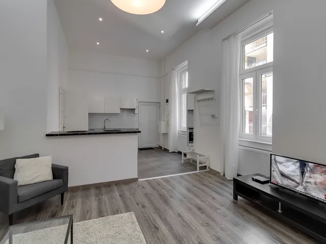 Kiadó lakás Budapest VIII. kerület, Palotanegyed, Rökk Szilárd utca 52 nm