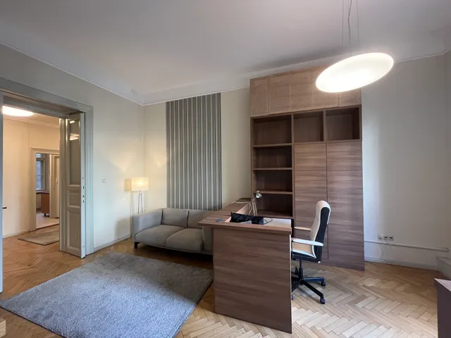 Kiadó kereskedelmi és ipari ingatlan Budapest VI. kerület 111 nm