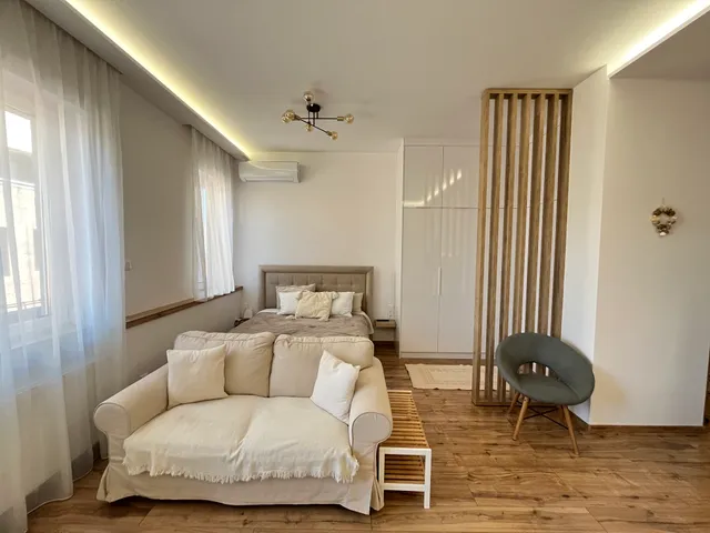 Kiadó lakás Budapest I. kerület, Kapucinus 43 nm