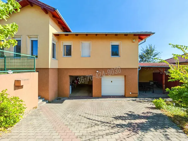 Eladó ház Pécel, Levendulás 139 nm