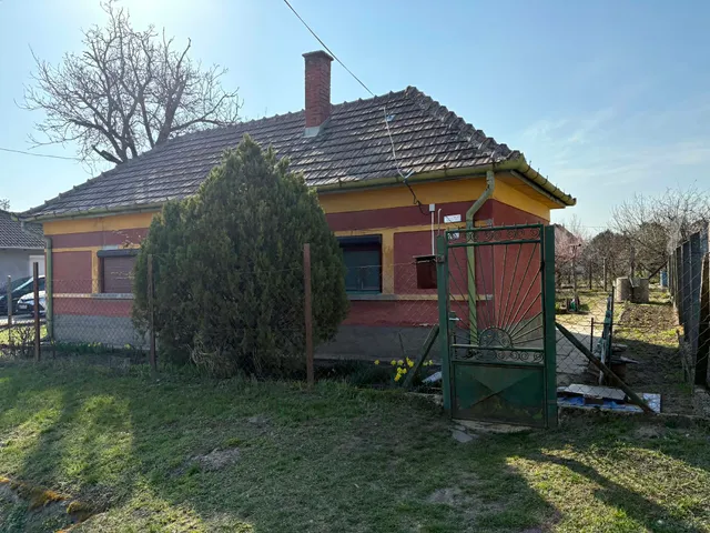 Eladó ház Felsőpakony 39 nm