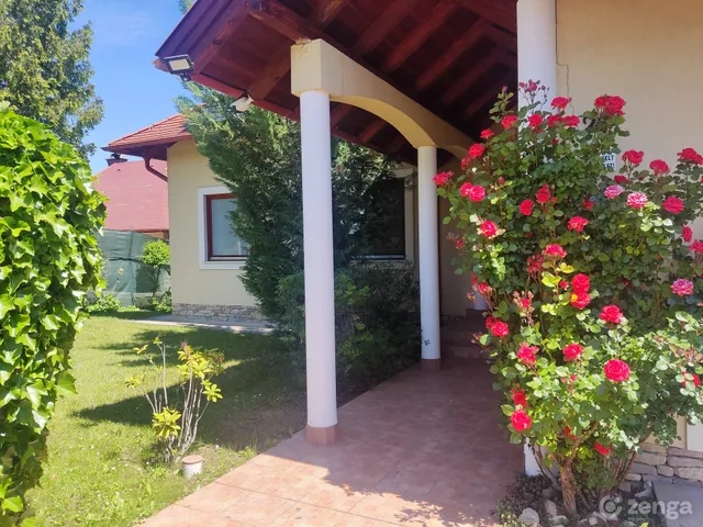 Eladó ház Pomáz, Orlovác 382 nm