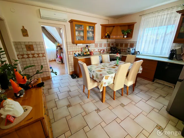 Eladó lakás Debrecen, Hatvan utcai kert 74 nm
