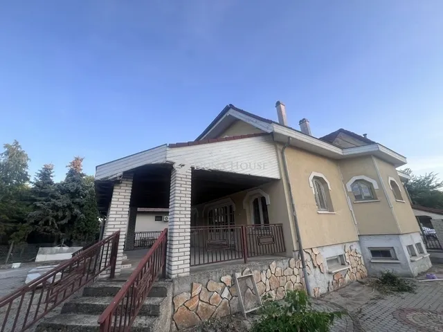 Eladó ház Alsónémedi 300 nm