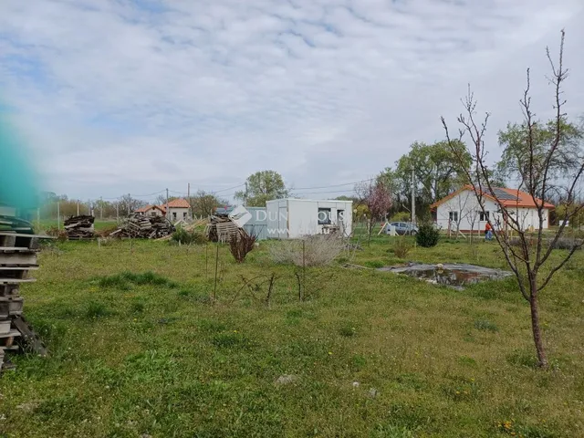 Eladó telek Szigetcsép 1038 nm
