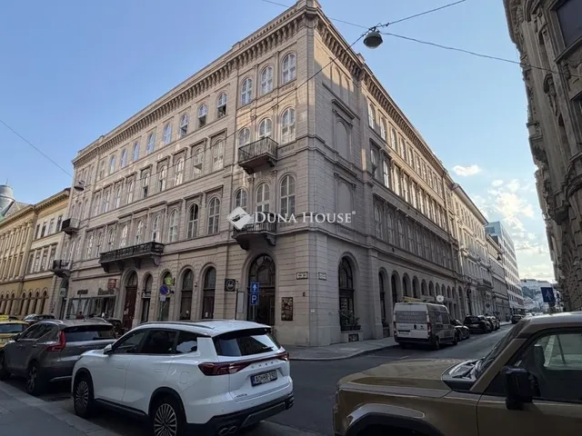 Eladó kereskedelmi és ipari ingatlan Budapest V. kerület 69 nm