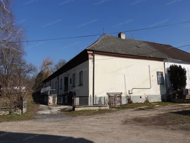 Eladó telek Nagyvázsony 358 nm