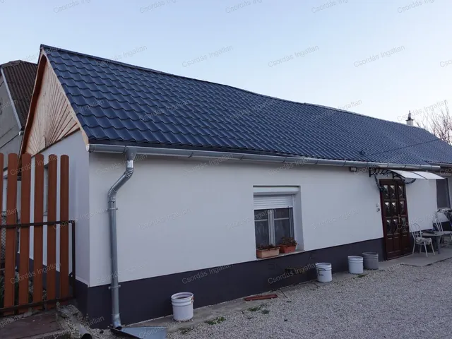 Eladó ház Csajág 194 nm