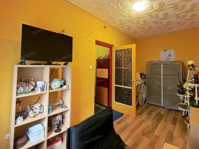 Eladó lakás Várpalota, Mátyás Király utca 42 nm
