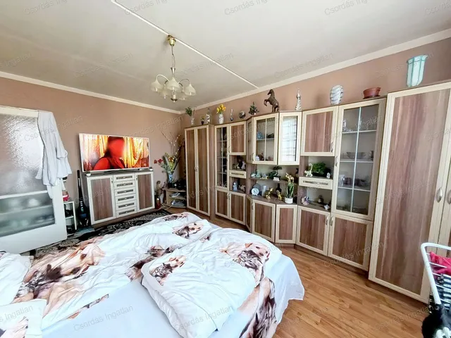 Eladó lakás Veszprém, Jutasi úti lakótelep 35 nm