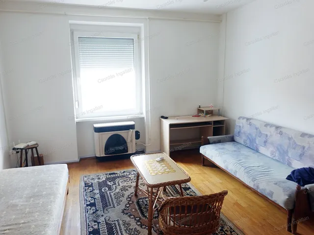 Kiadó lakás Veszprém, Egyetemváros 52 nm