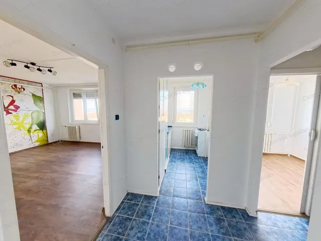 Kiadó lakás Veszprém, Jutasi úti lakótelep 42 nm