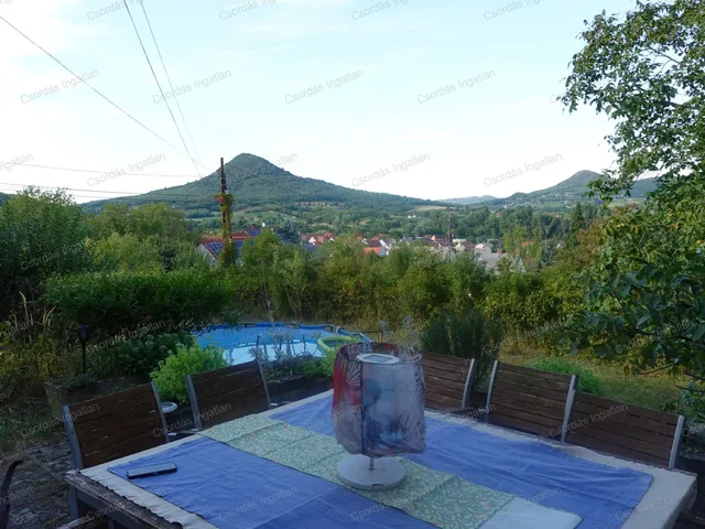 Eladó üdülő és hétvégi ház Badacsonytomaj 210 nm