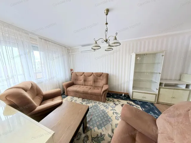 Eladó lakás Veszprém, Cholnokyváros, Simon István utca 69 nm