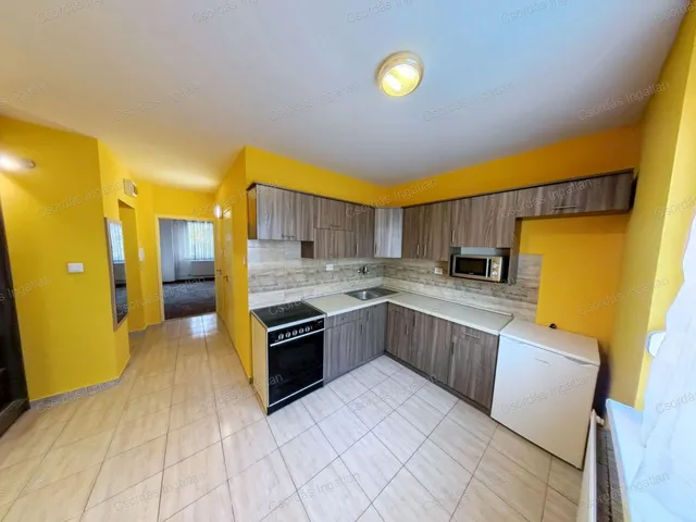 Eladó lakás Várpalota, Szabolcska Mihály utca 37 nm