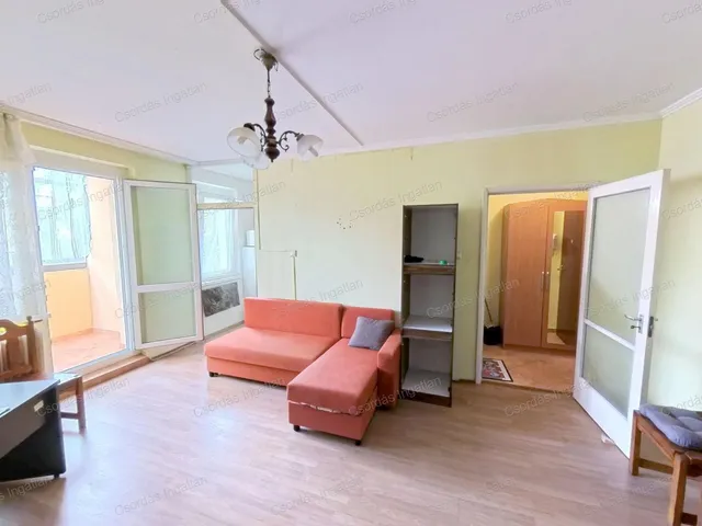 Eladó lakás Veszprém, Egry József utcai lakótelep 28 nm