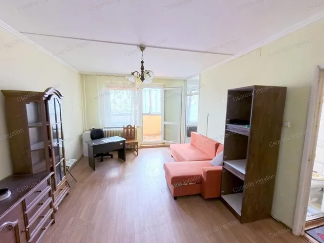 Eladó lakás Veszprém, Egry József utcai lakótelep 28 nm