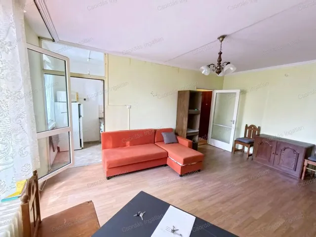 Eladó lakás Veszprém, Egry József utcai lakótelep 28 nm