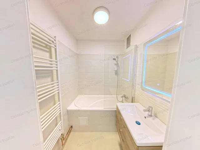 Kiadó lakás Veszprém, Jutasi úti lakótelep, Halle utca 54 nm