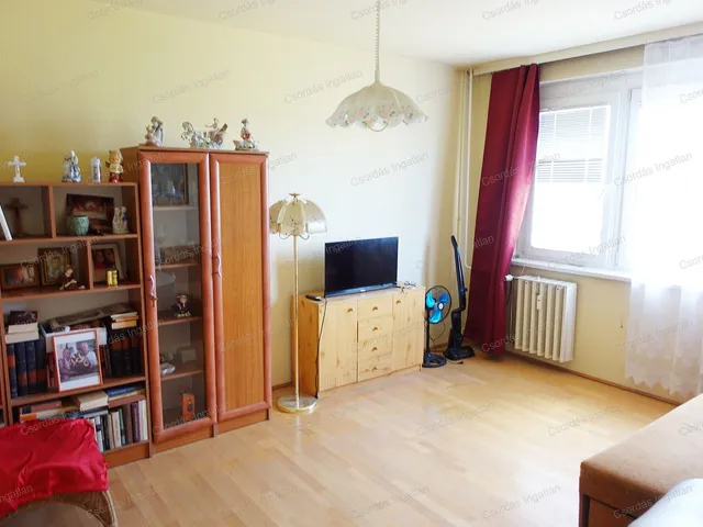 Eladó lakás Veszprém, Jutasi úti lakótelep 44 nm