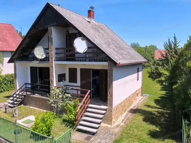 Eladó nyaraló Zánka 95 nm