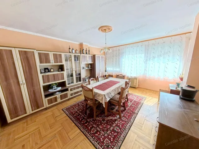 Eladó lakás Veszprém, Cholnokyváros 72 nm