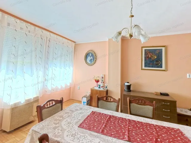 Eladó lakás Veszprém, Cholnokyváros, Ady Endre utca 72 nm
