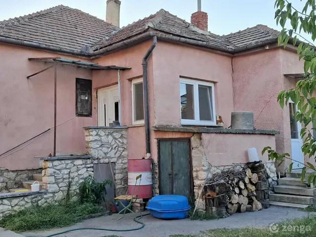 Eladó ház Csorna, Belváros 100 nm